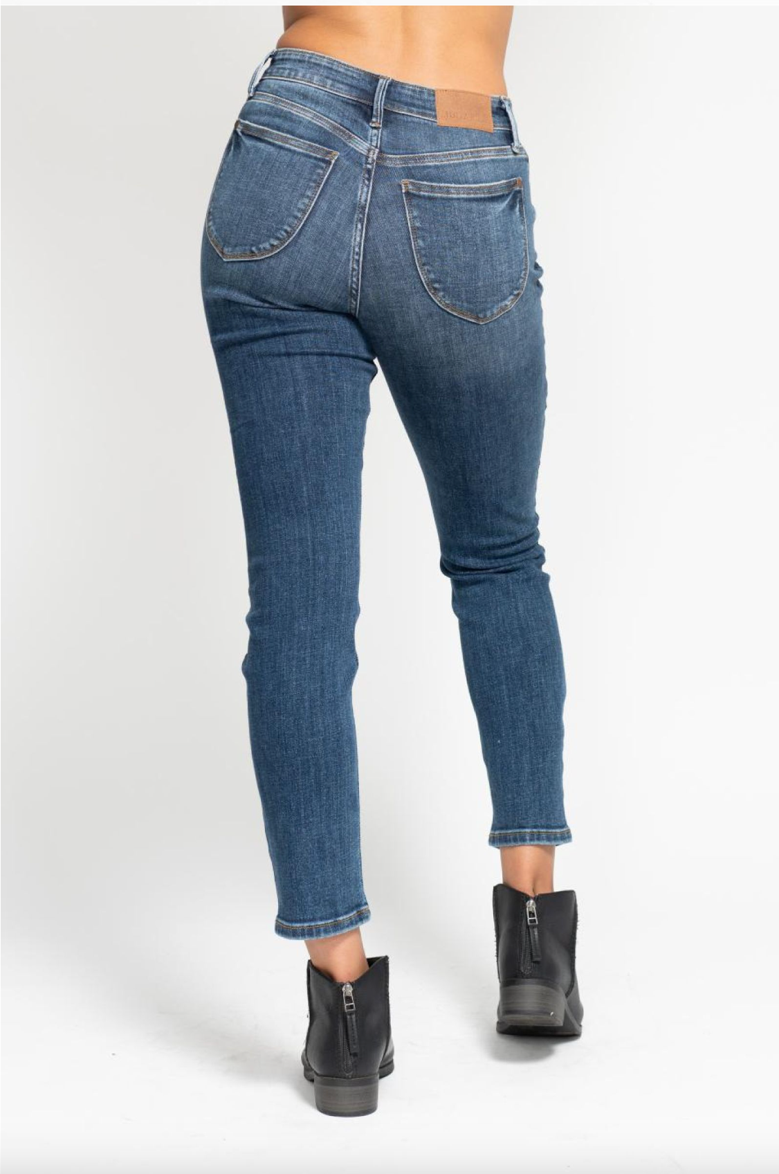 Cassie Slim Fit Jeans